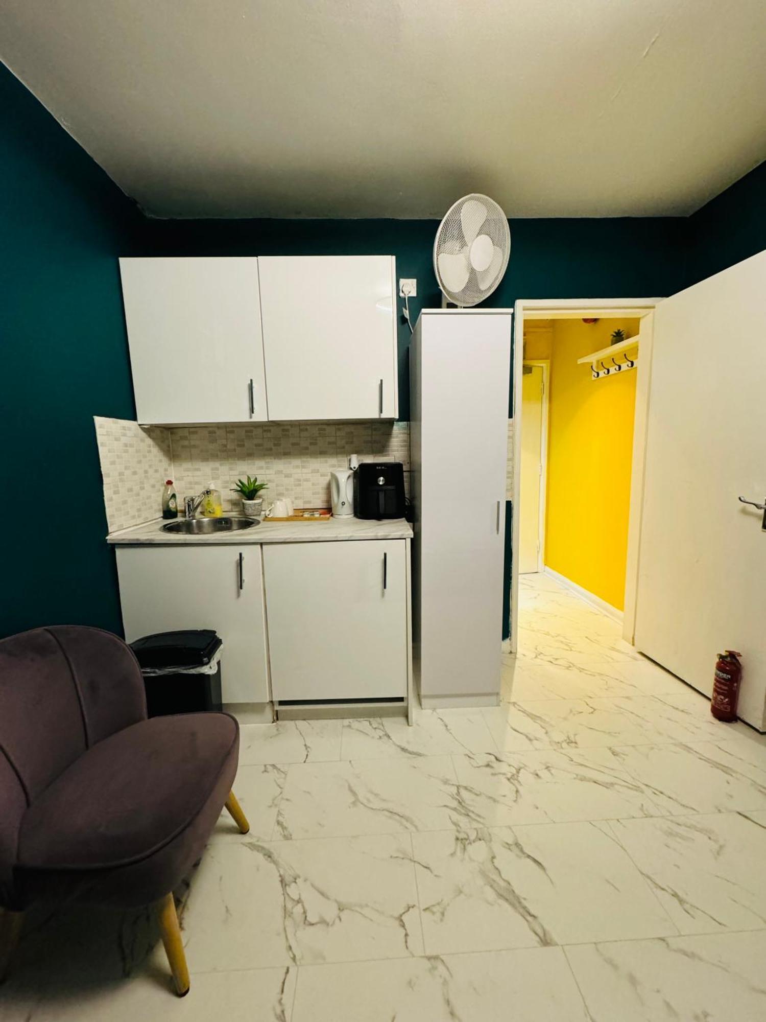 Private Flat In 1190 Appartement Londres