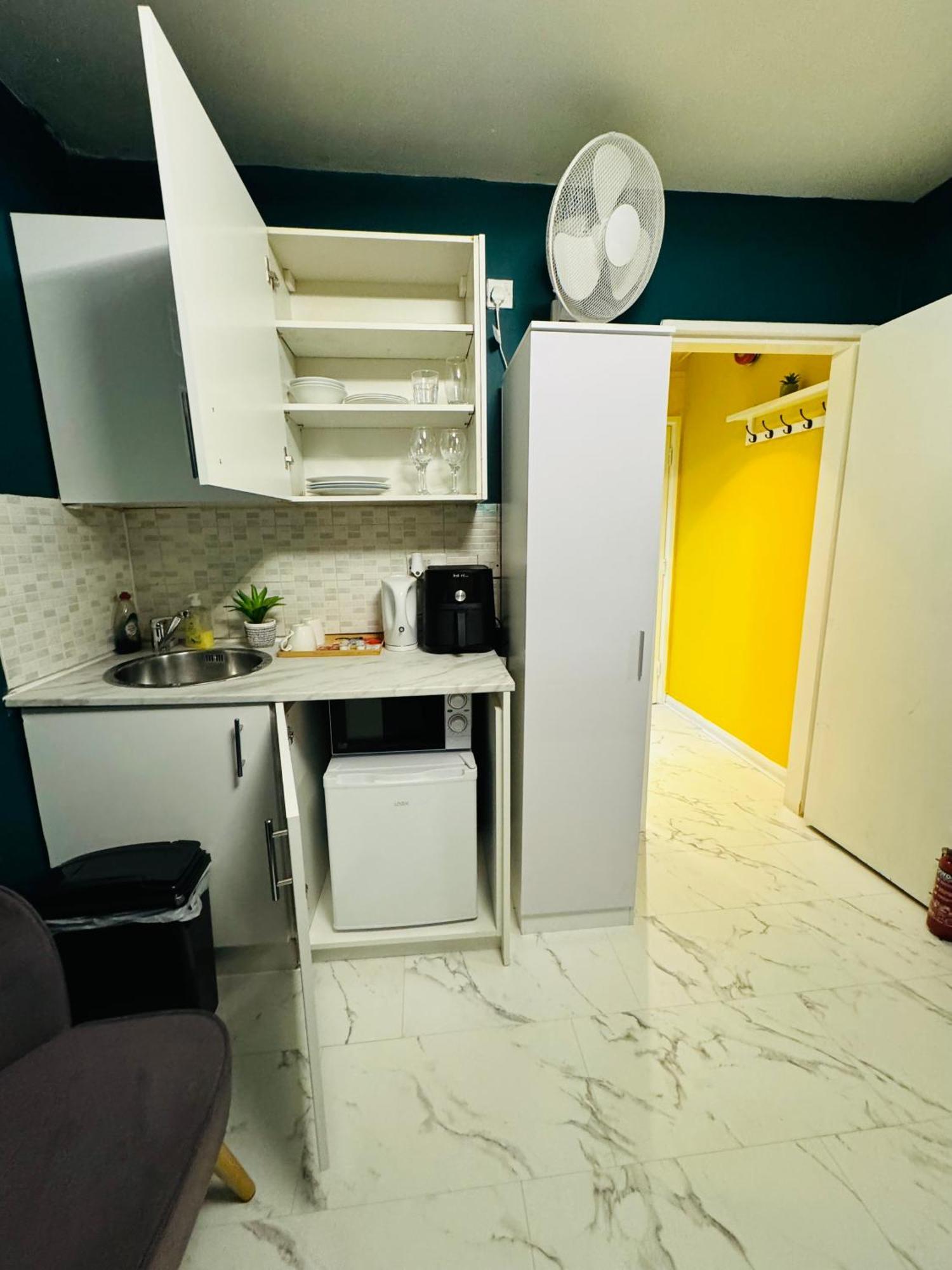 Private Flat In 1190 Londra
